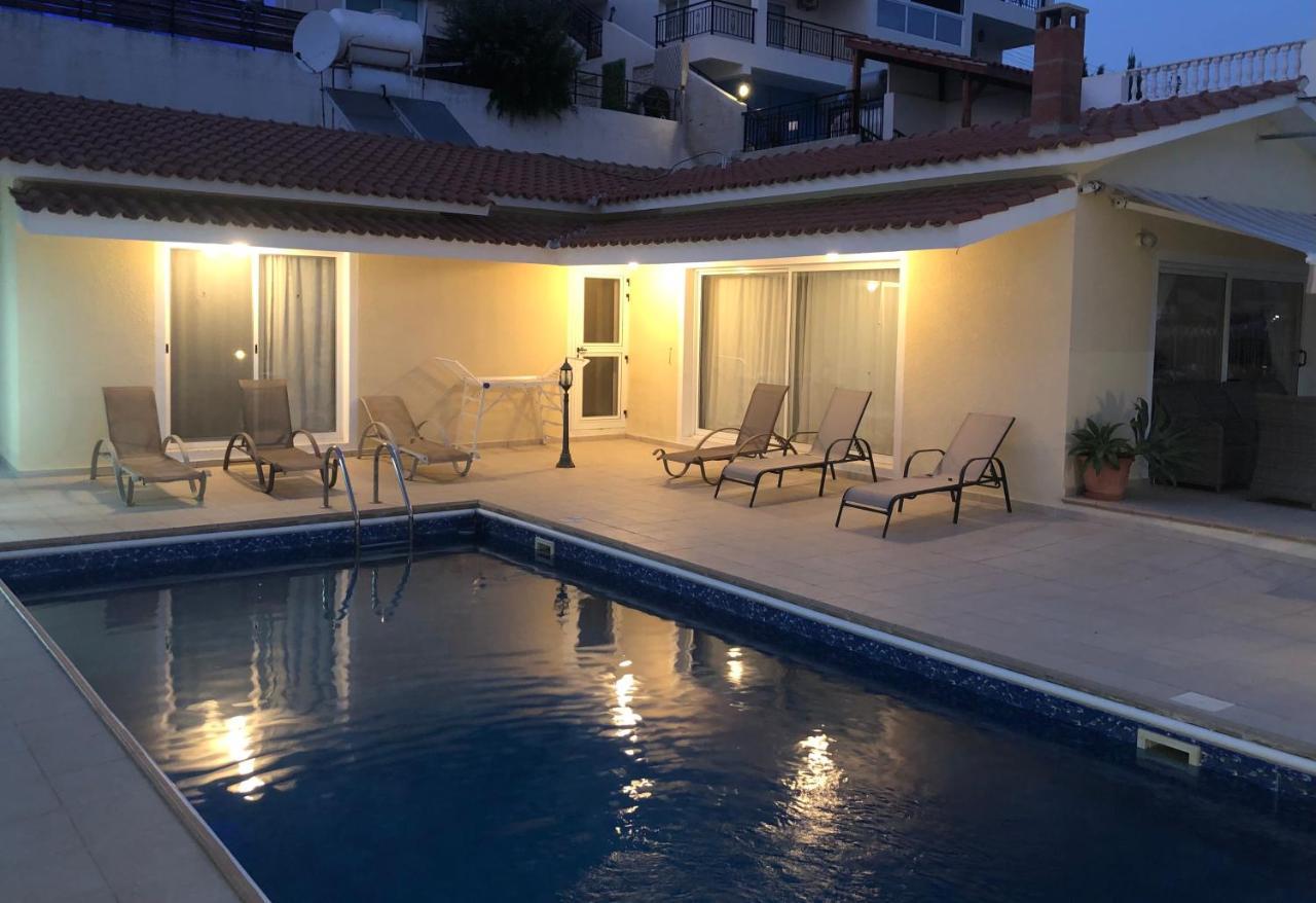 Peyia Palm Villa 파포스 외부 사진